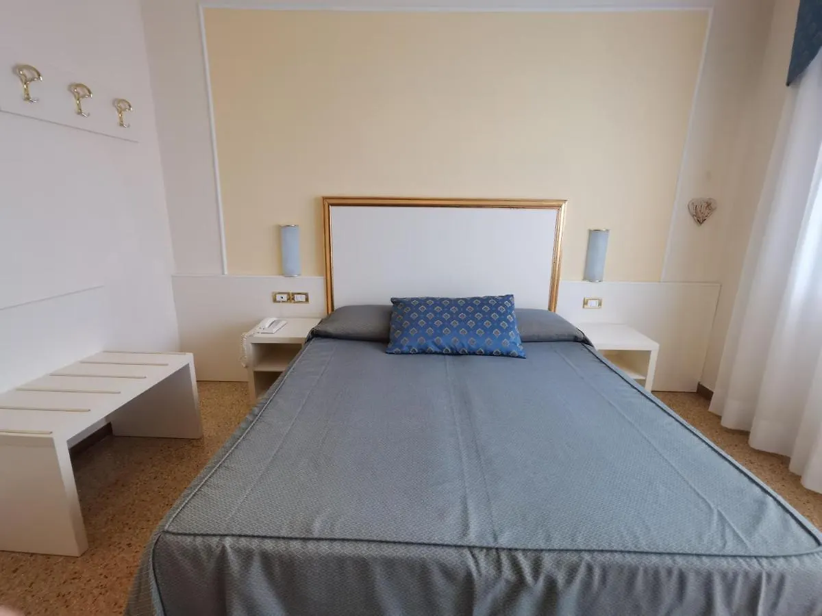 Hotel Astoria Bibione 3*,  Italien